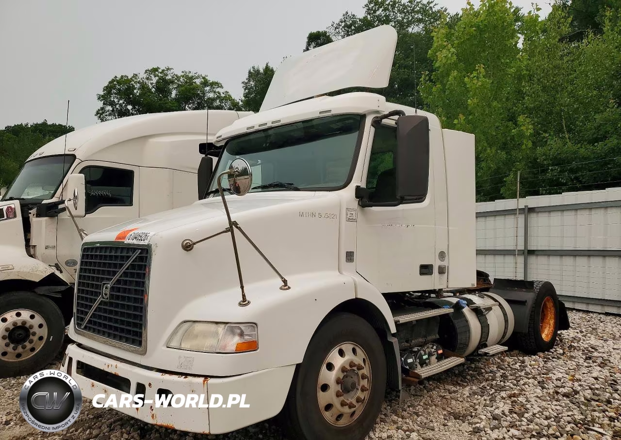 2013 Volvo Vnm Semi Truck – zdjęcie 1 z 13