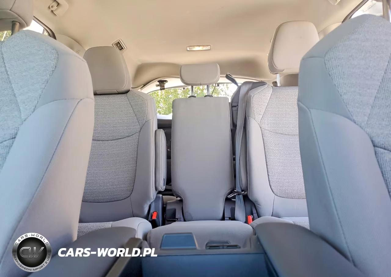 2021 Toyota Sienna Le VIN:5TDKSKFC7MS036674 - 10