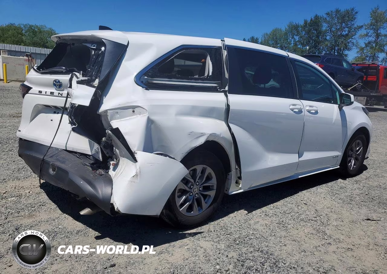2021 Toyota Sienna Le VIN:5TDKSKFC7MS036674 - 3