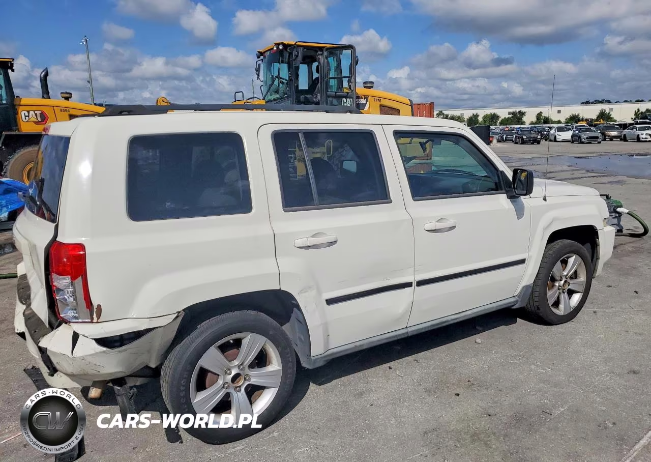 2010 Jeep Patriot Sport VIN:1J4NT2GB2AD622040 - 3