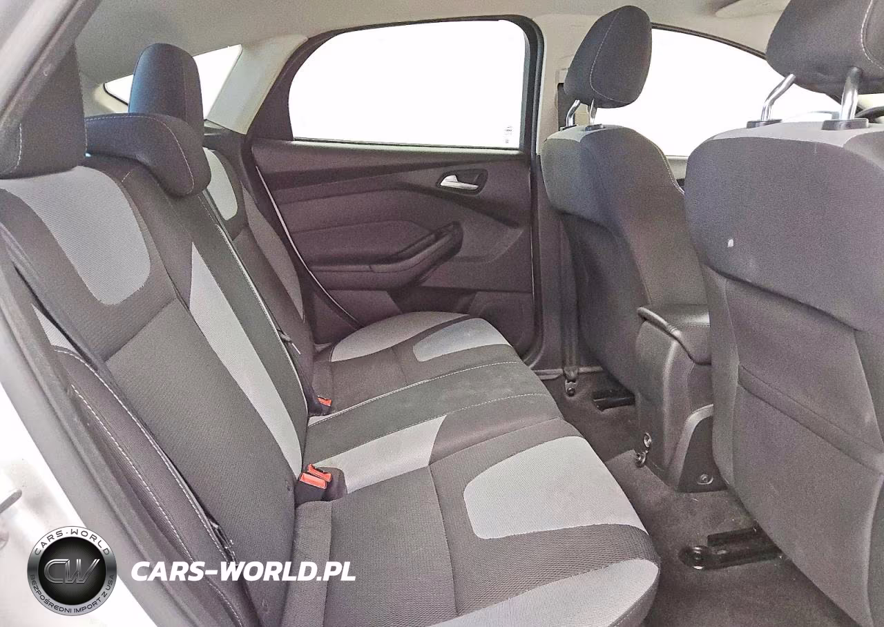 2012 Ford Focus Se VIN:1FAHP3K28CL321565 - 10