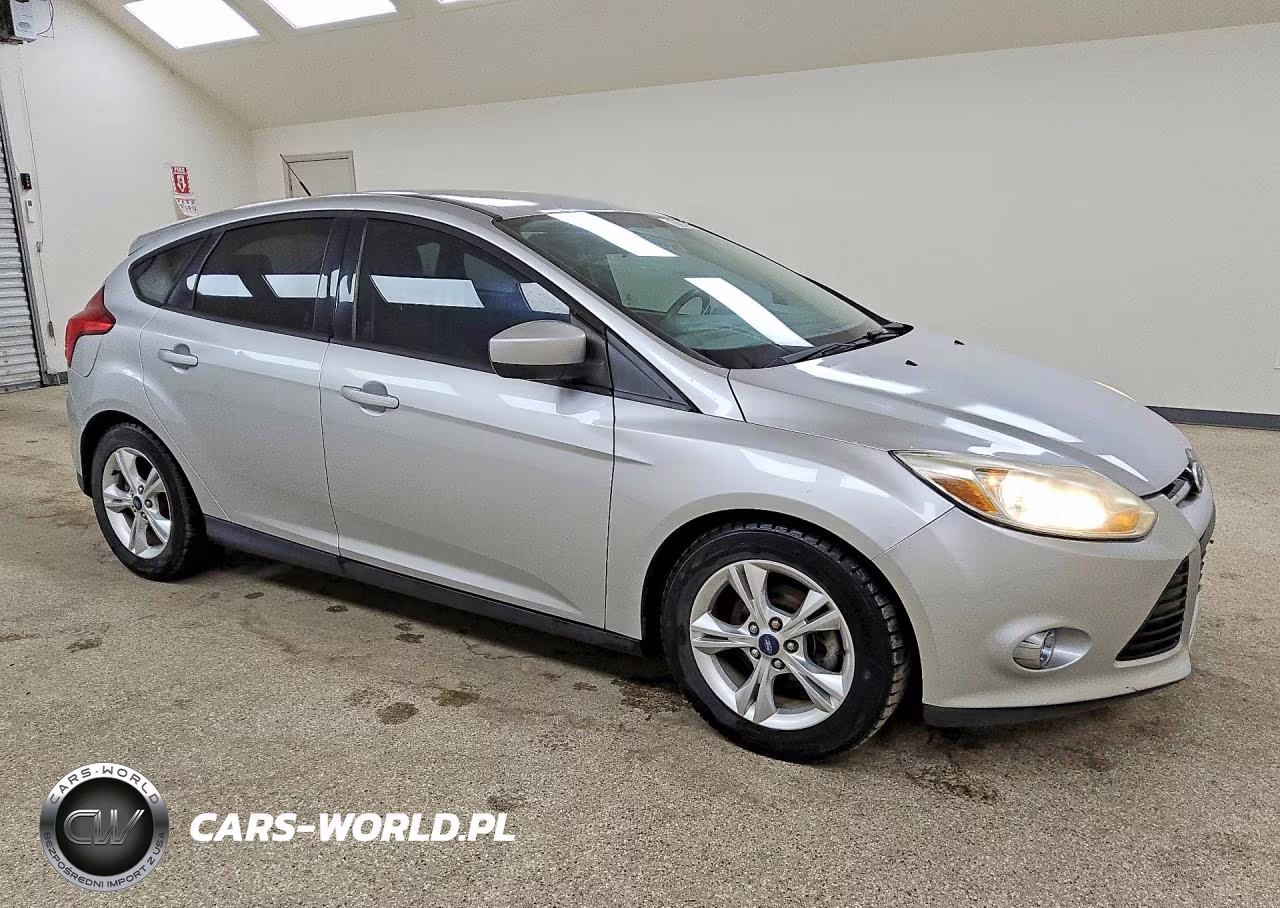 2012 Ford Focus Se VIN:1FAHP3K28CL321565 - 4
