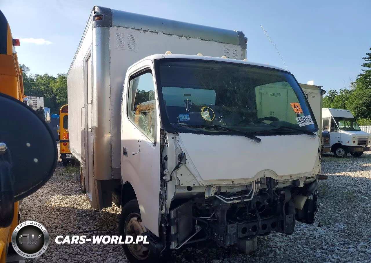 2017 Hino 195 Box Truck VIN:JHHSDM2H5HK005814 - 4