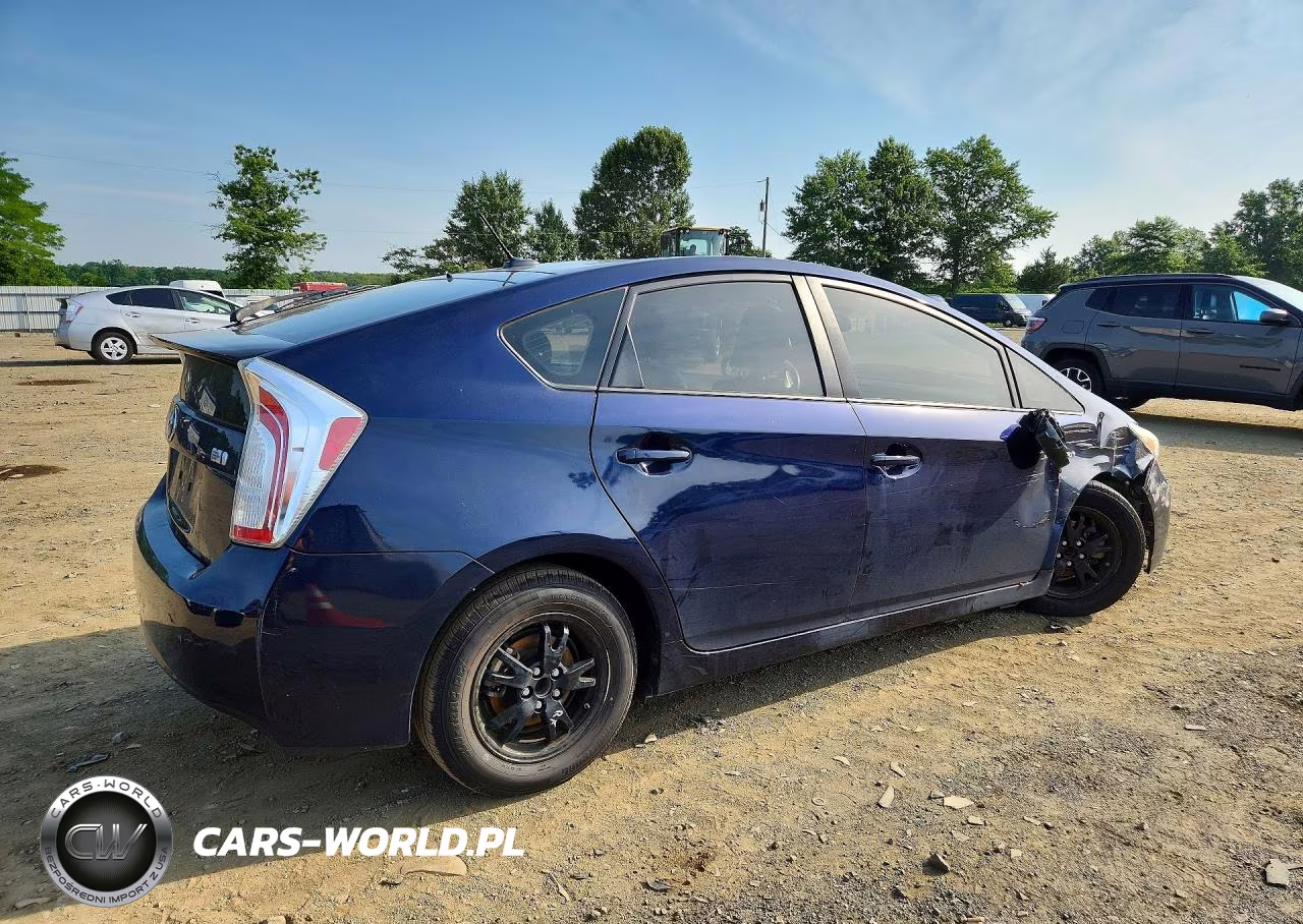 2013 Toyota Prius Four VIN:JTDKN3DU2D1723955 - 3