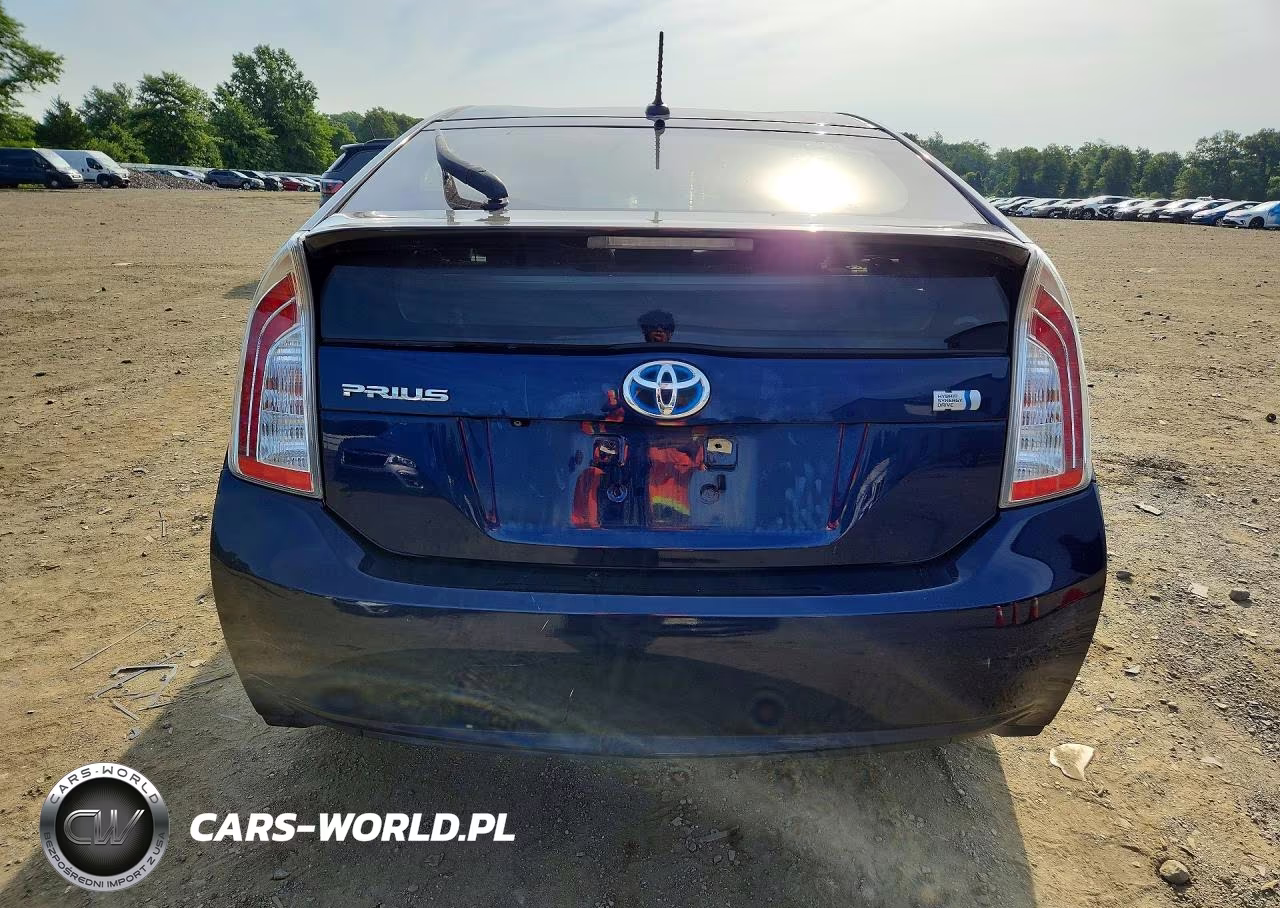 2013 Toyota Prius Four VIN:JTDKN3DU2D1723955 - 6