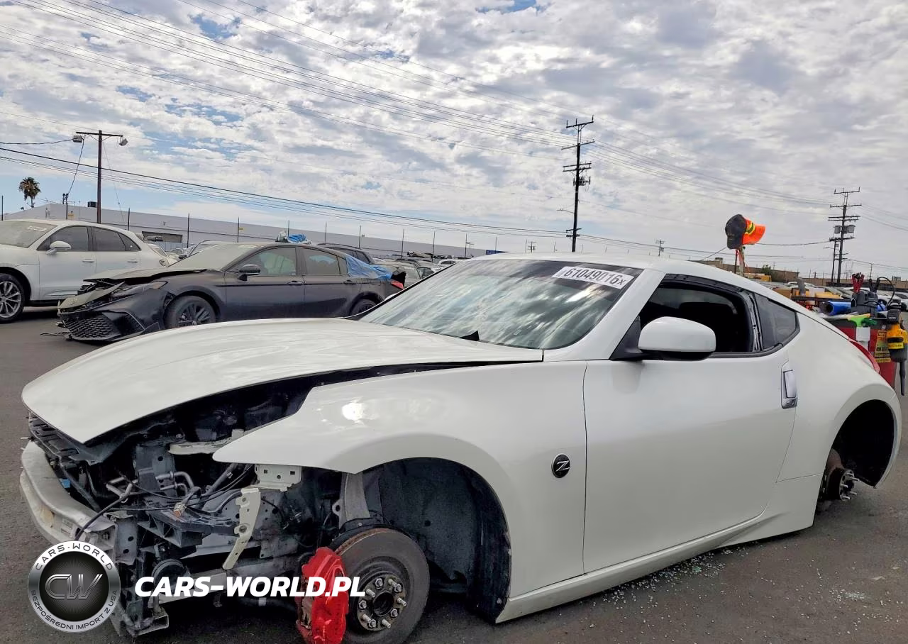 2014 NISSAN 370Z