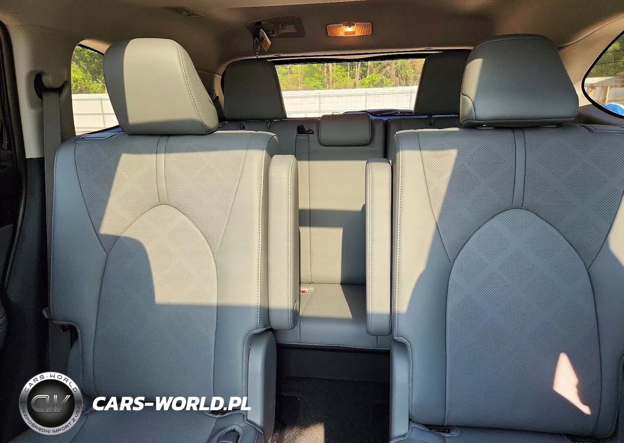 2026 Toyota Highlander Platinum VIN:5TDKDRBH5TS597622 - 10