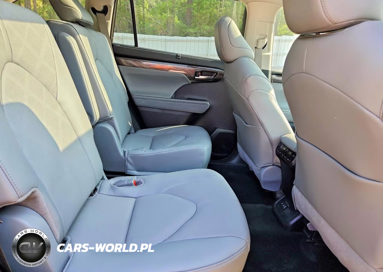 2026 Toyota Highlander Platinum VIN:5TDKDRBH5TS597622 - 11