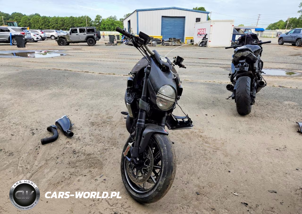 2012 Ducati Diavel VIN:ZDM13BLW0CB009463 - 2