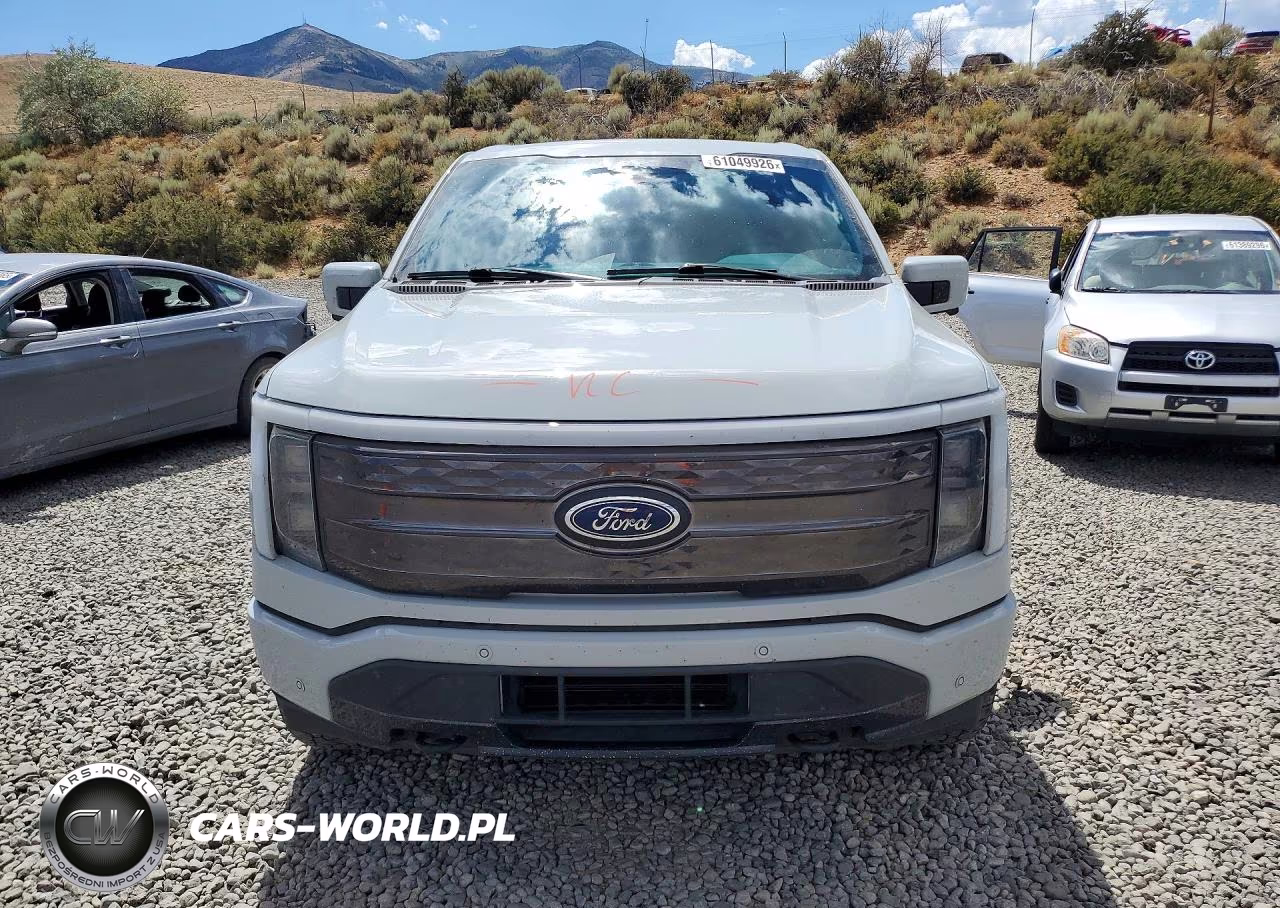 2023 Ford F150 Lightning Pro VIN:1FT6W1EV2PWG26420 - 5