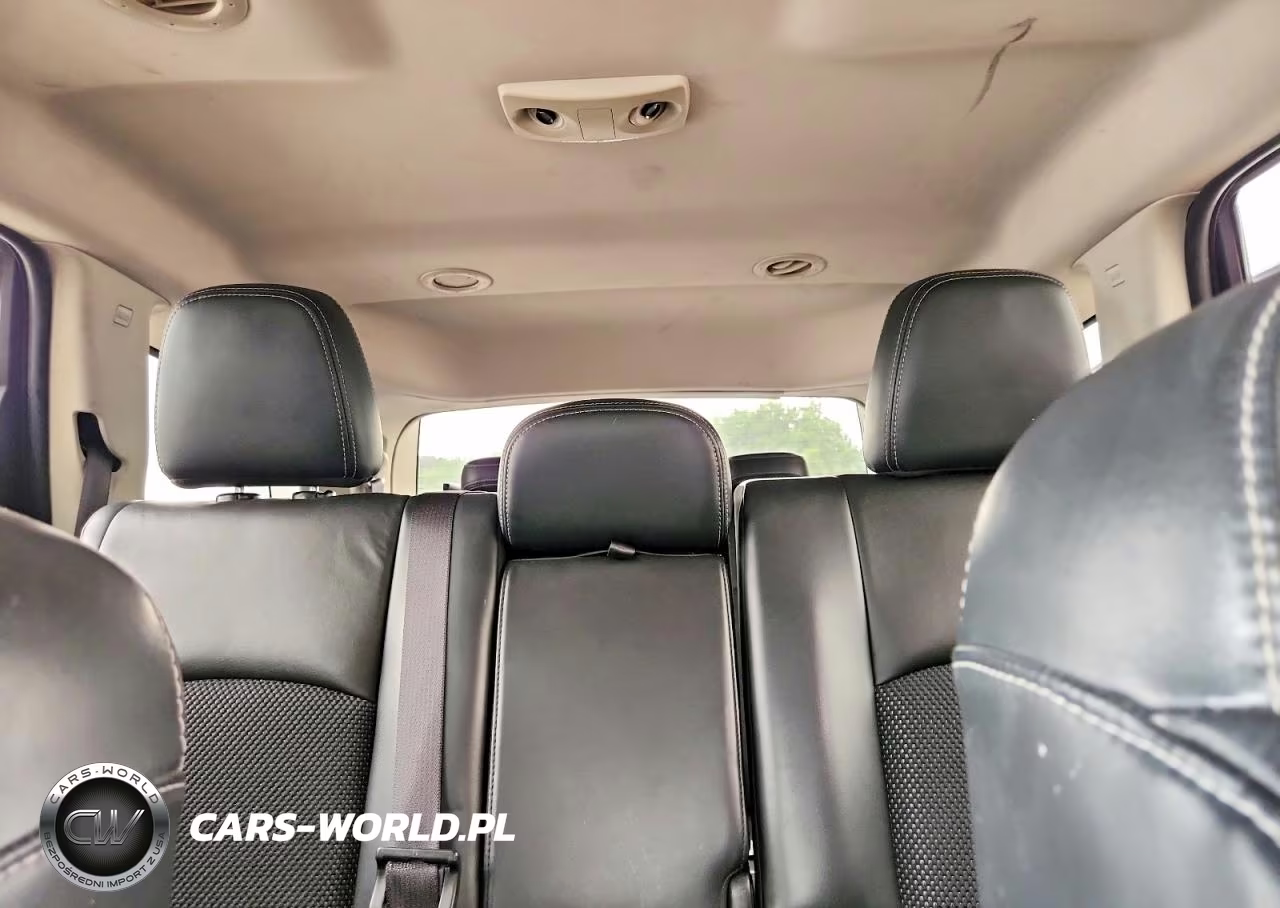 2019 Dodge Journey Crossroad VIN:3C4PDDGG4KT857487 - 10
