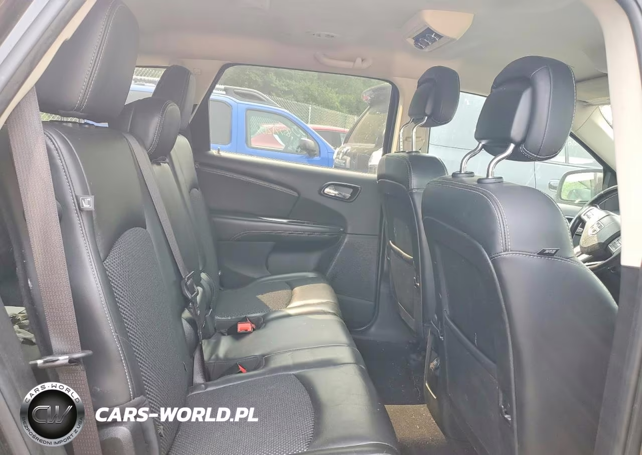 2019 Dodge Journey Crossroad VIN:3C4PDDGG4KT857487 - 11