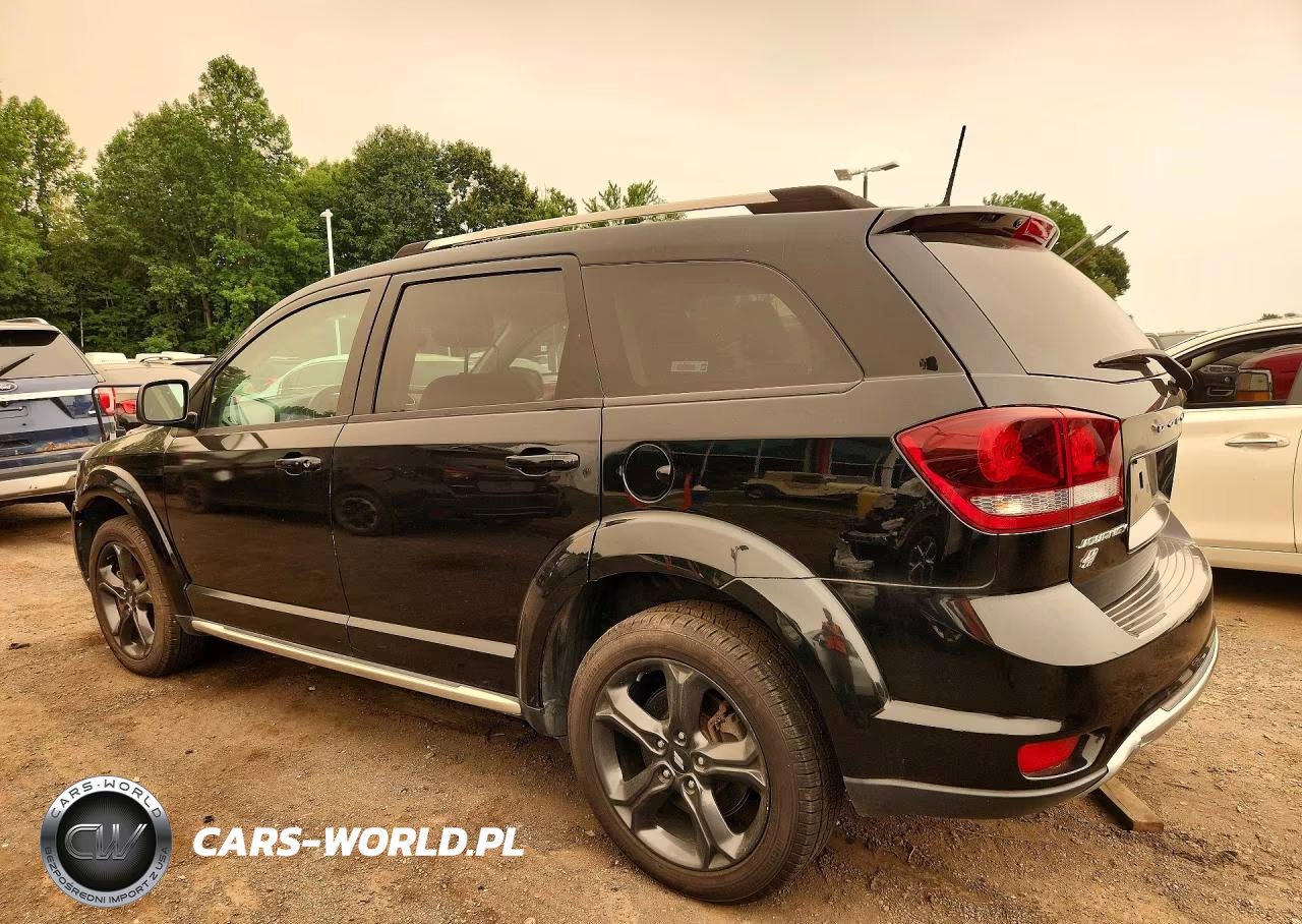 2019 Dodge Journey Crossroad VIN:3C4PDDGG4KT857487 - 2