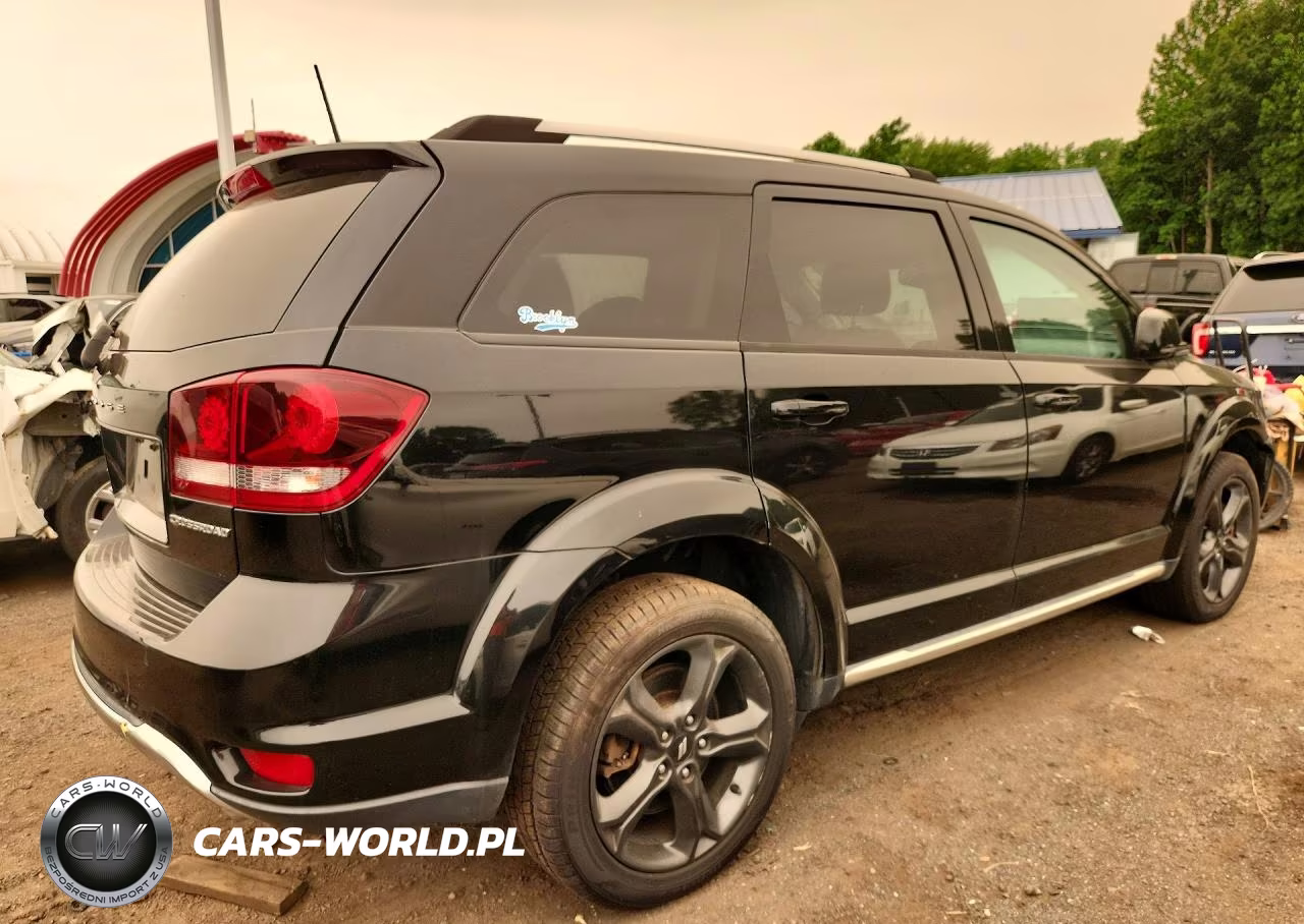 2019 Dodge Journey Crossroad VIN:3C4PDDGG4KT857487 - 3