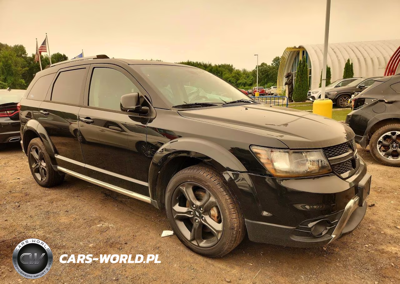2019 Dodge Journey Crossroad VIN:3C4PDDGG4KT857487 - 4