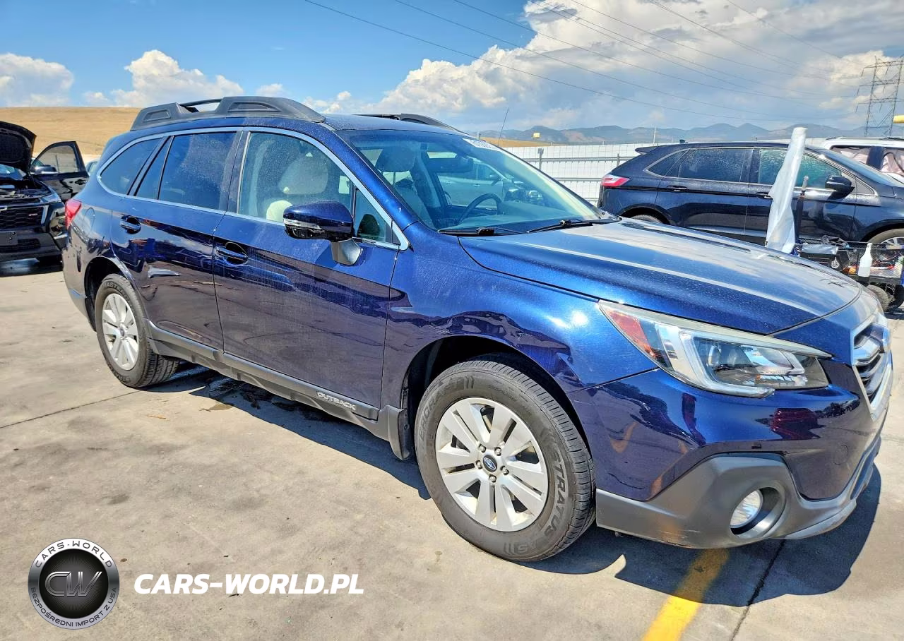 2018 Subaru Outback 2.5I Premium VIN:4S4BSAHC5J3248635 - 4