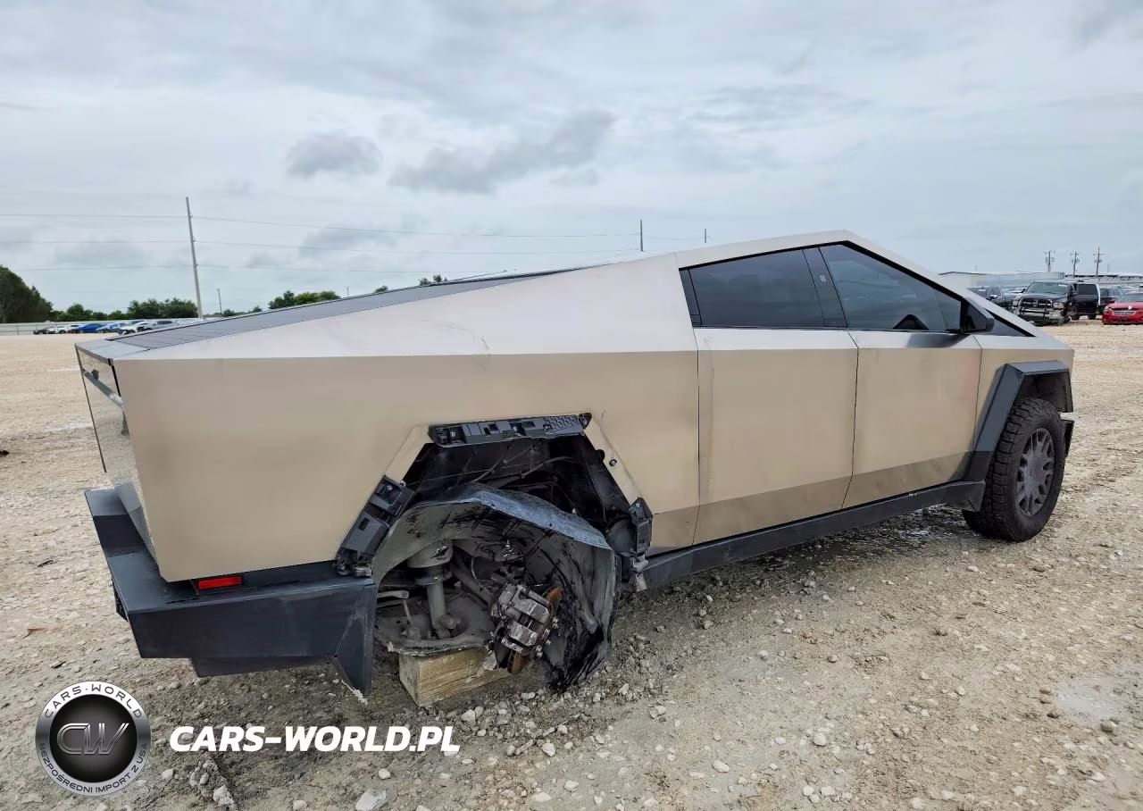 2024 Tesla Cybertruck VIN:7G2CEHED0RA033338 - 3