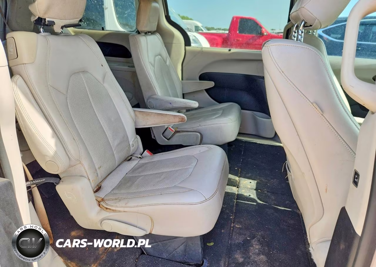 2017 Chrysler Pacifica Touring L Plus VIN:2C4RC1EG4HR506426 - 11