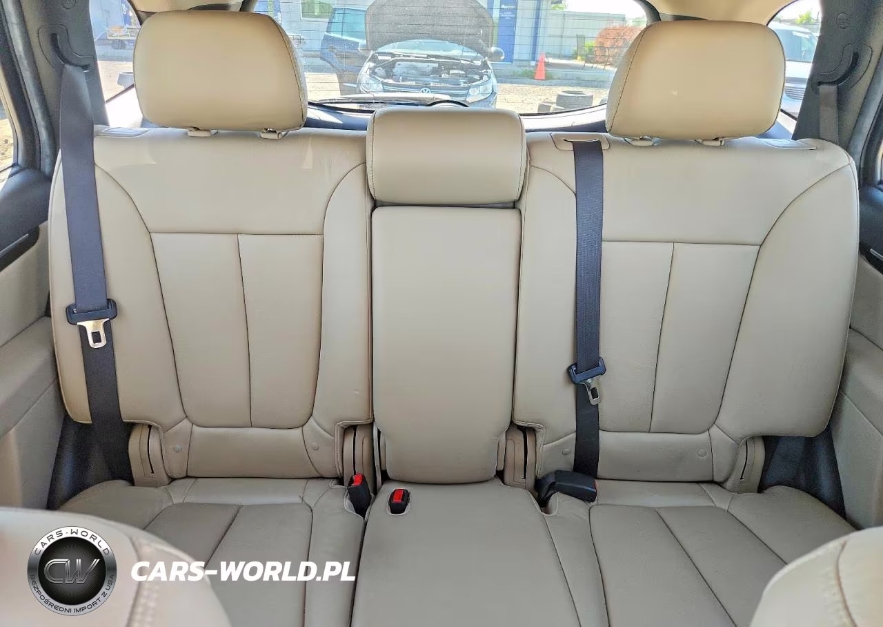2012 Hyundai Santa Fe Limited VIN:5XYZK4AG4CG145903 - 10