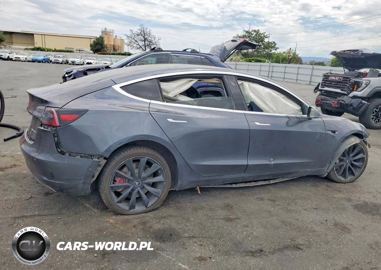 2018 Tesla Model 3 VIN:5YJ3E1EB9JF147287 - 3