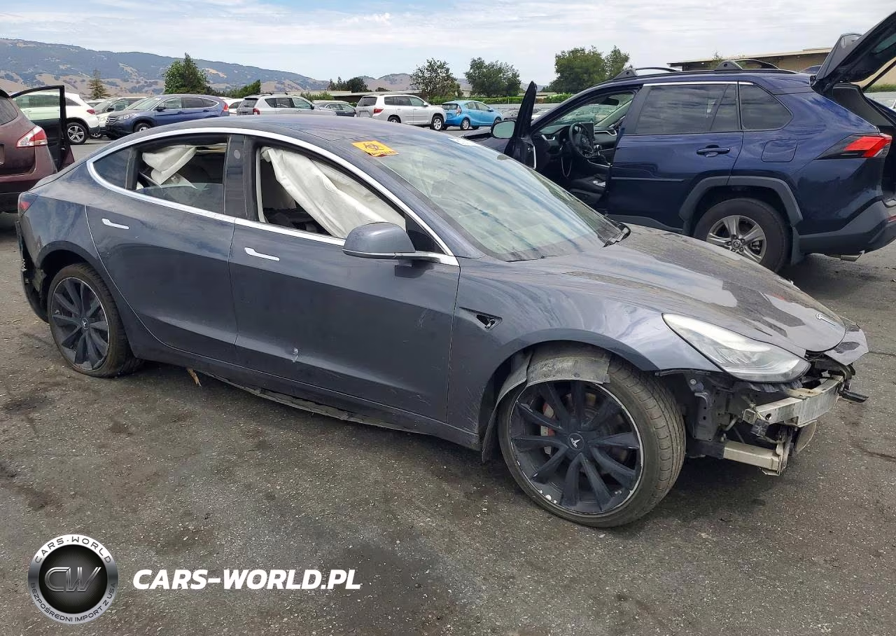 2018 Tesla Model 3 VIN:5YJ3E1EB9JF147287 - 4