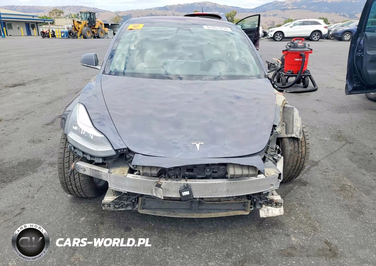 2018 Tesla Model 3 VIN:5YJ3E1EB9JF147287 - 5