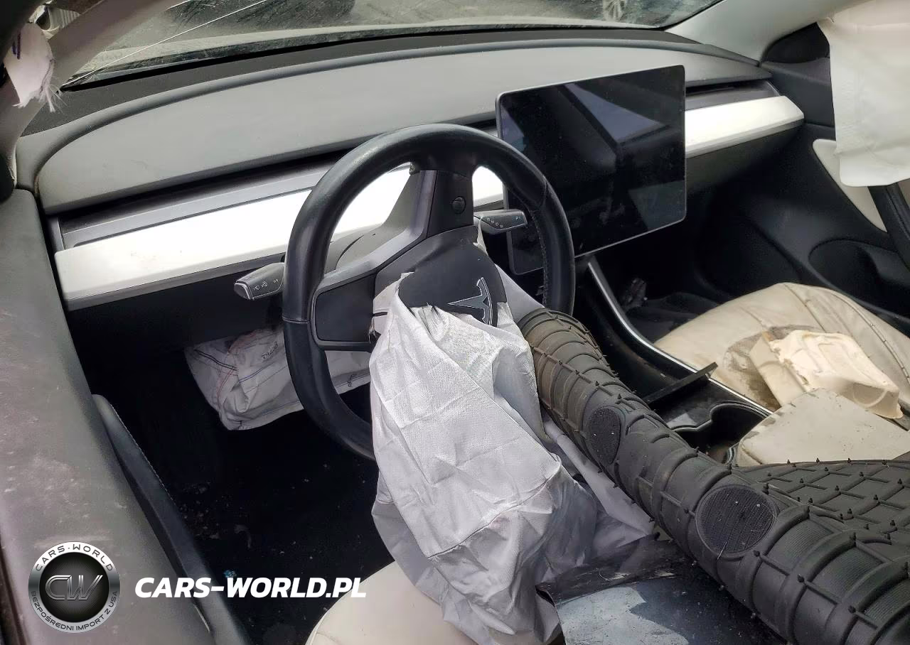 2018 Tesla Model 3 VIN:5YJ3E1EB9JF147287 - 8