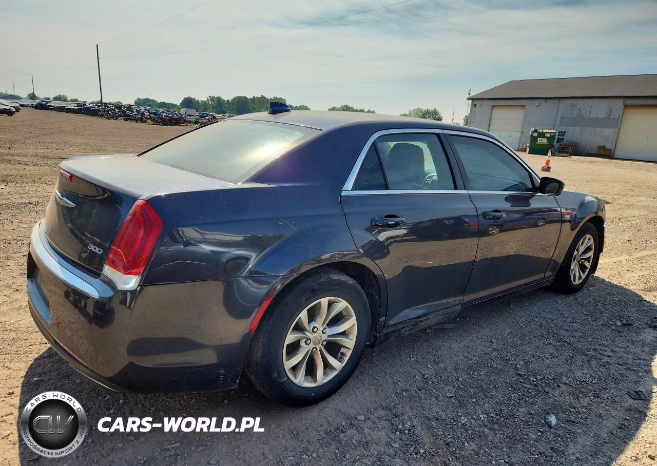 2015 Chrysler 300 Limited VIN:2C3CCAAG8FH830448 - 3