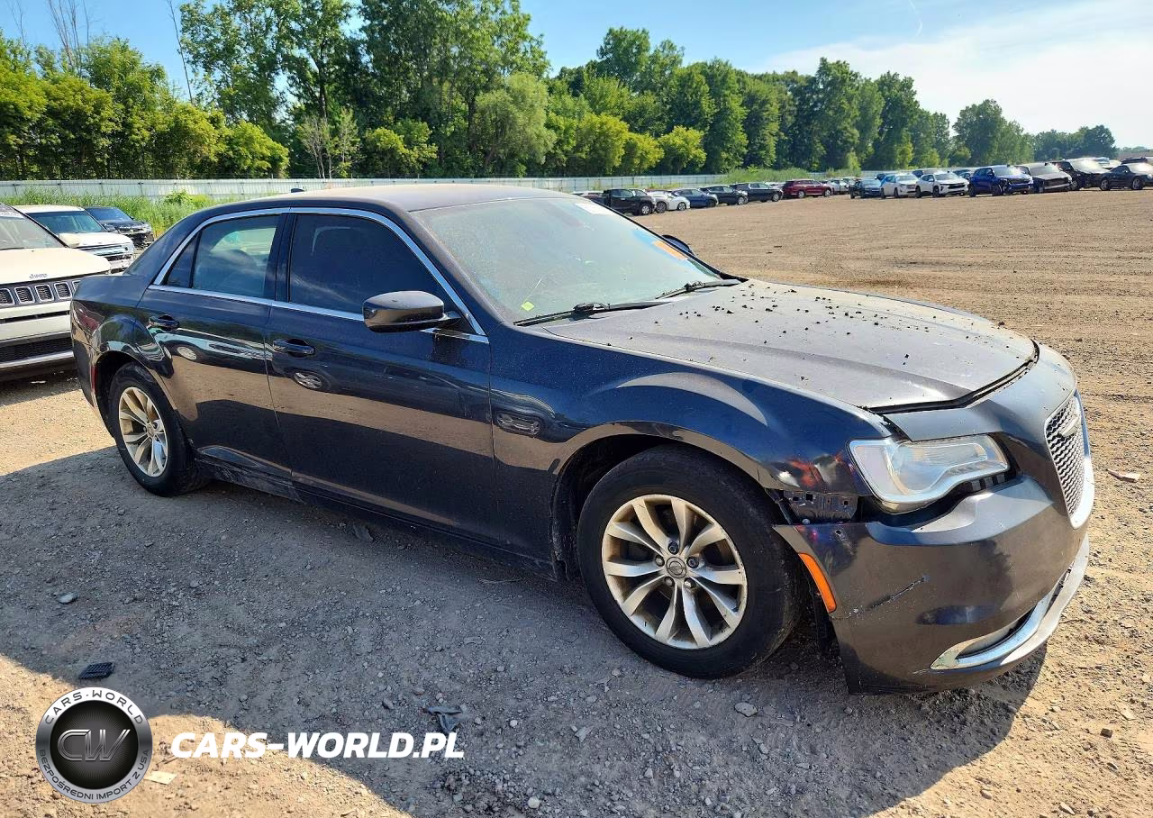 2015 Chrysler 300 Limited VIN:2C3CCAAG8FH830448 - 4
