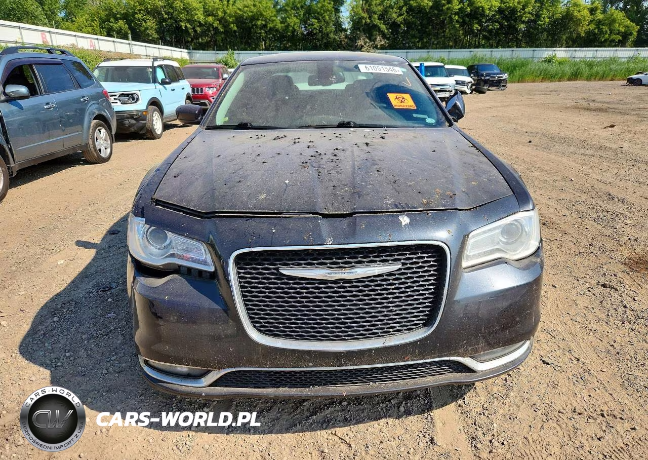 2015 Chrysler 300 Limited VIN:2C3CCAAG8FH830448 - 5