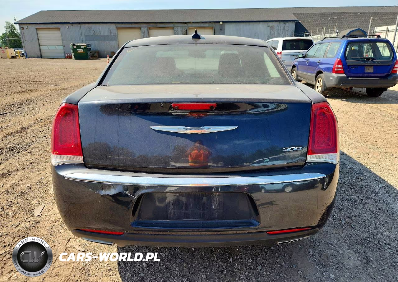 2015 Chrysler 300 Limited VIN:2C3CCAAG8FH830448 - 6