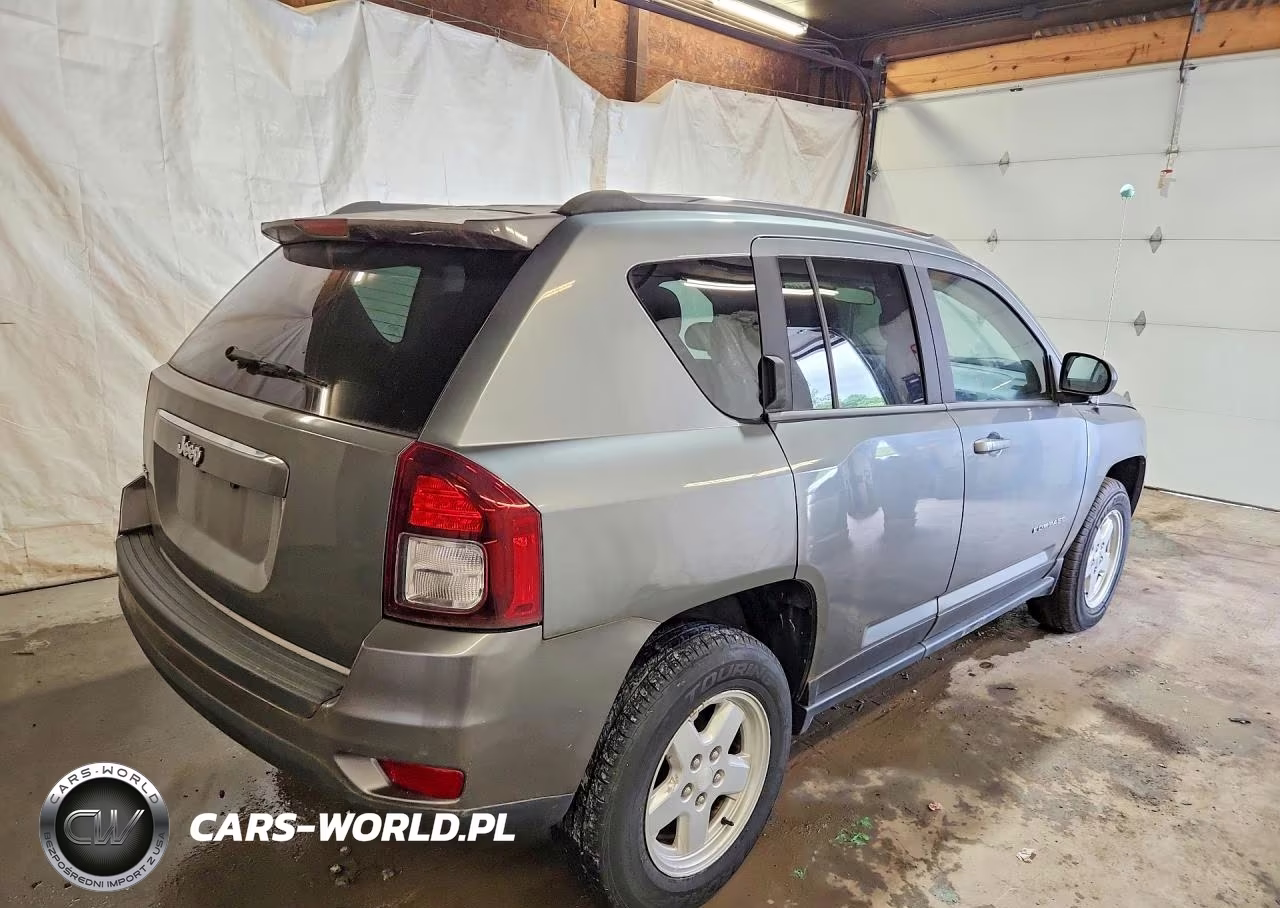 2014 Jeep Compass Sport VIN:1C4NJDBB8ED506135 - 3