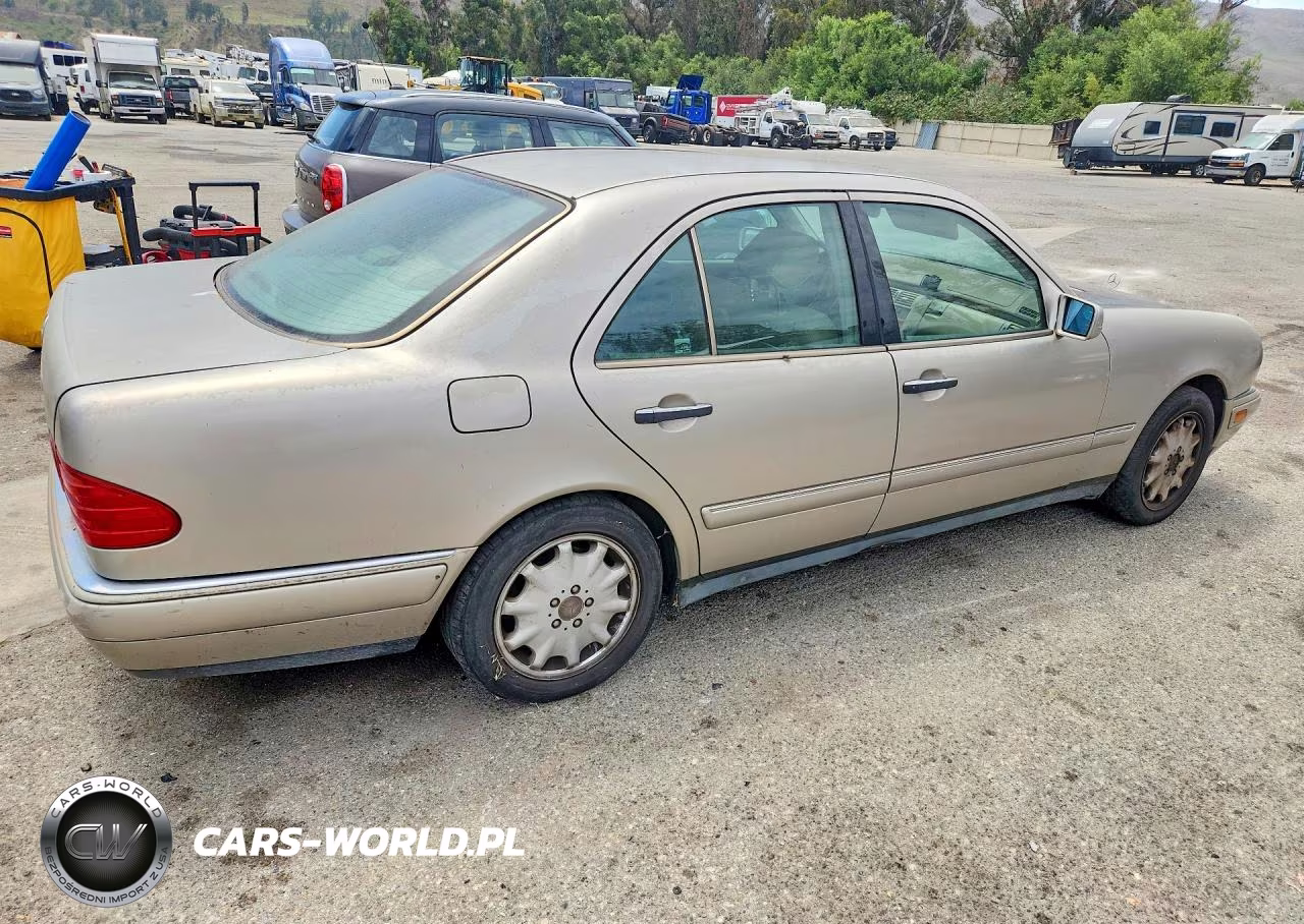 1999 Mercedes-Benz E 320 VIN:WDBJF65H3XA900947 - 3