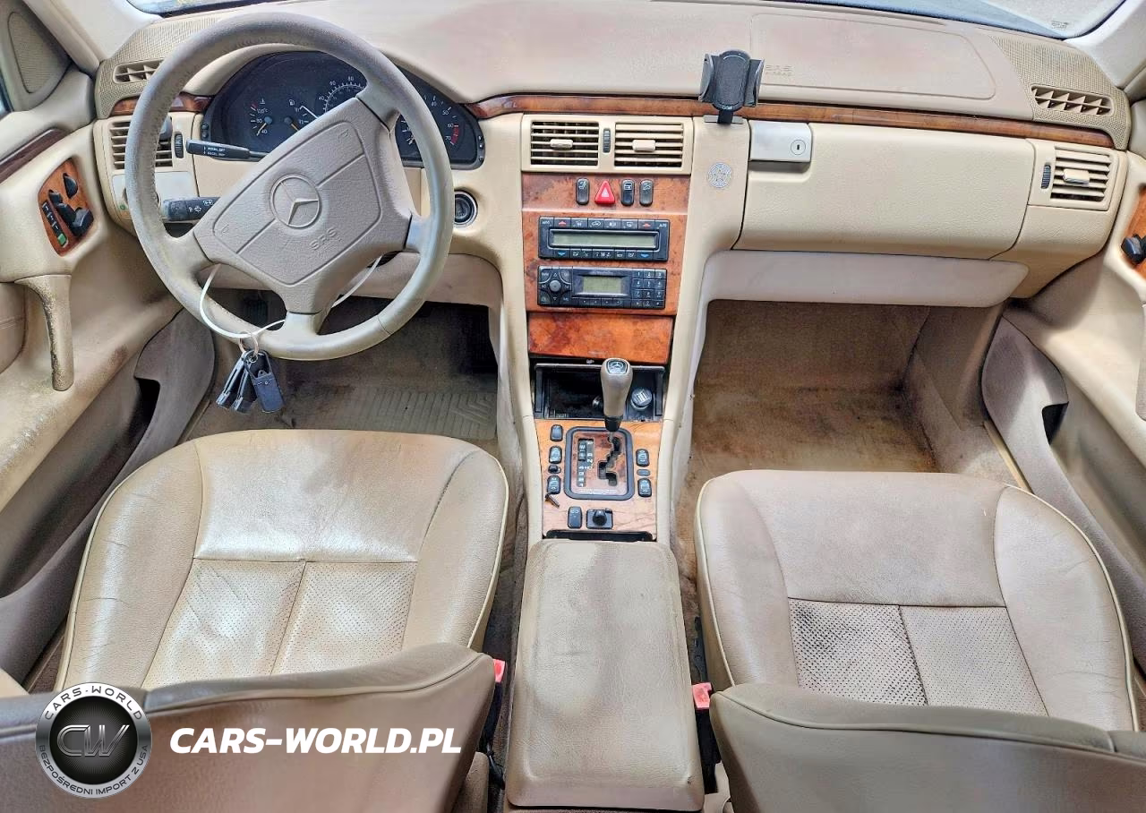 1999 Mercedes-Benz E 320 VIN:WDBJF65H3XA900947 - 8
