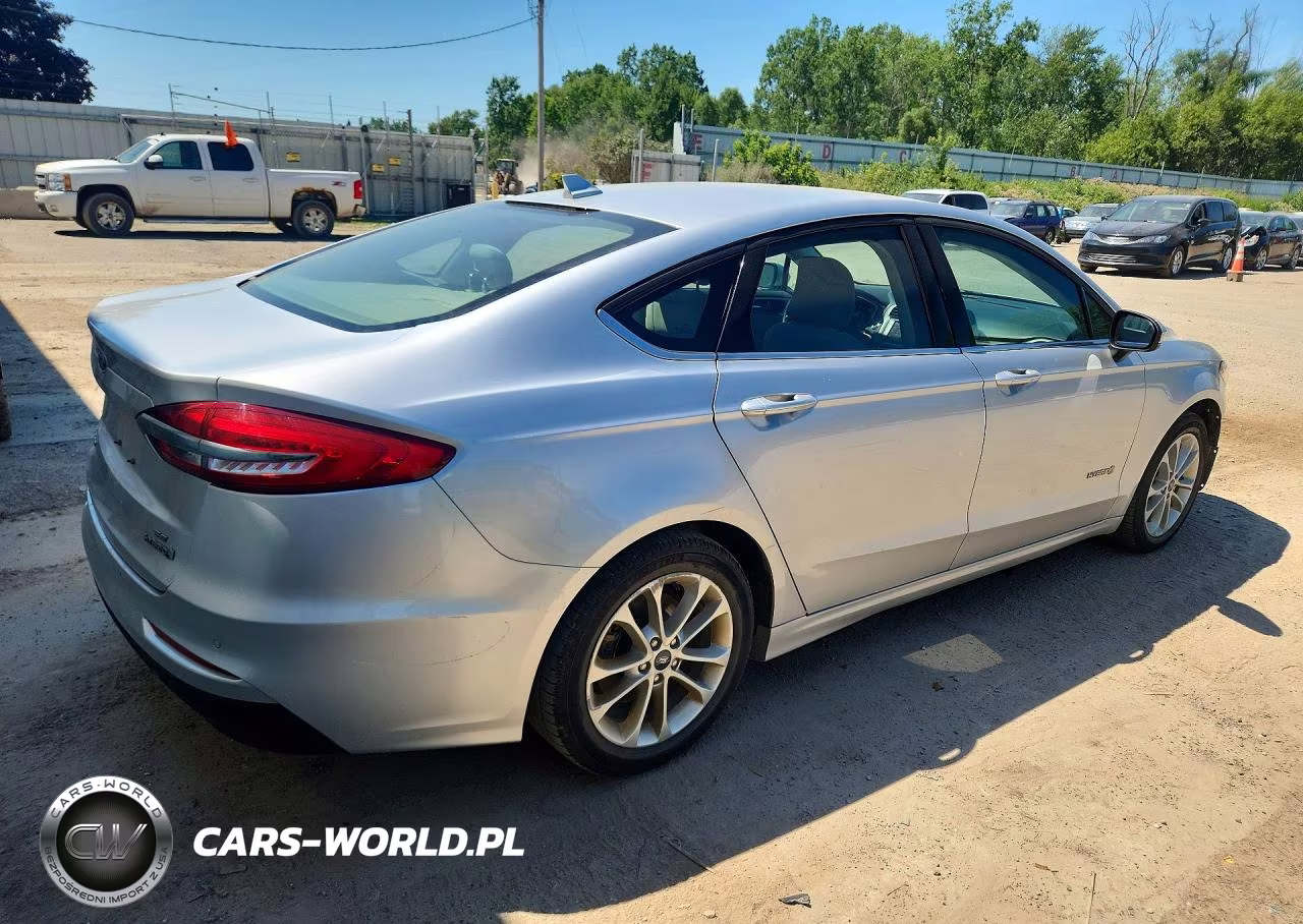 2019 Ford Fusion Se VIN:3FA6P0LU3KR103023 - 3