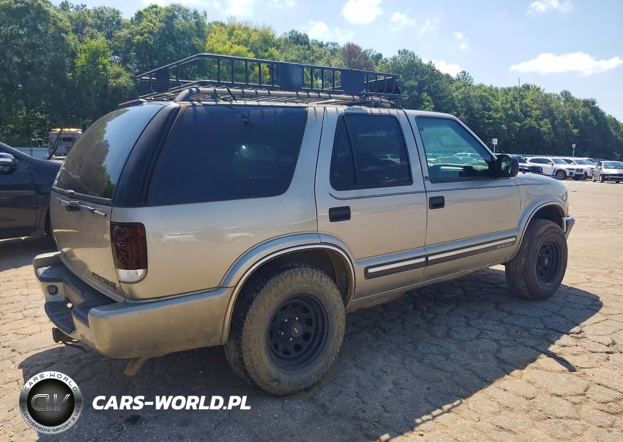 2001 Chevrolet Blazer VIN:1GNDT13W21K238461 - 3