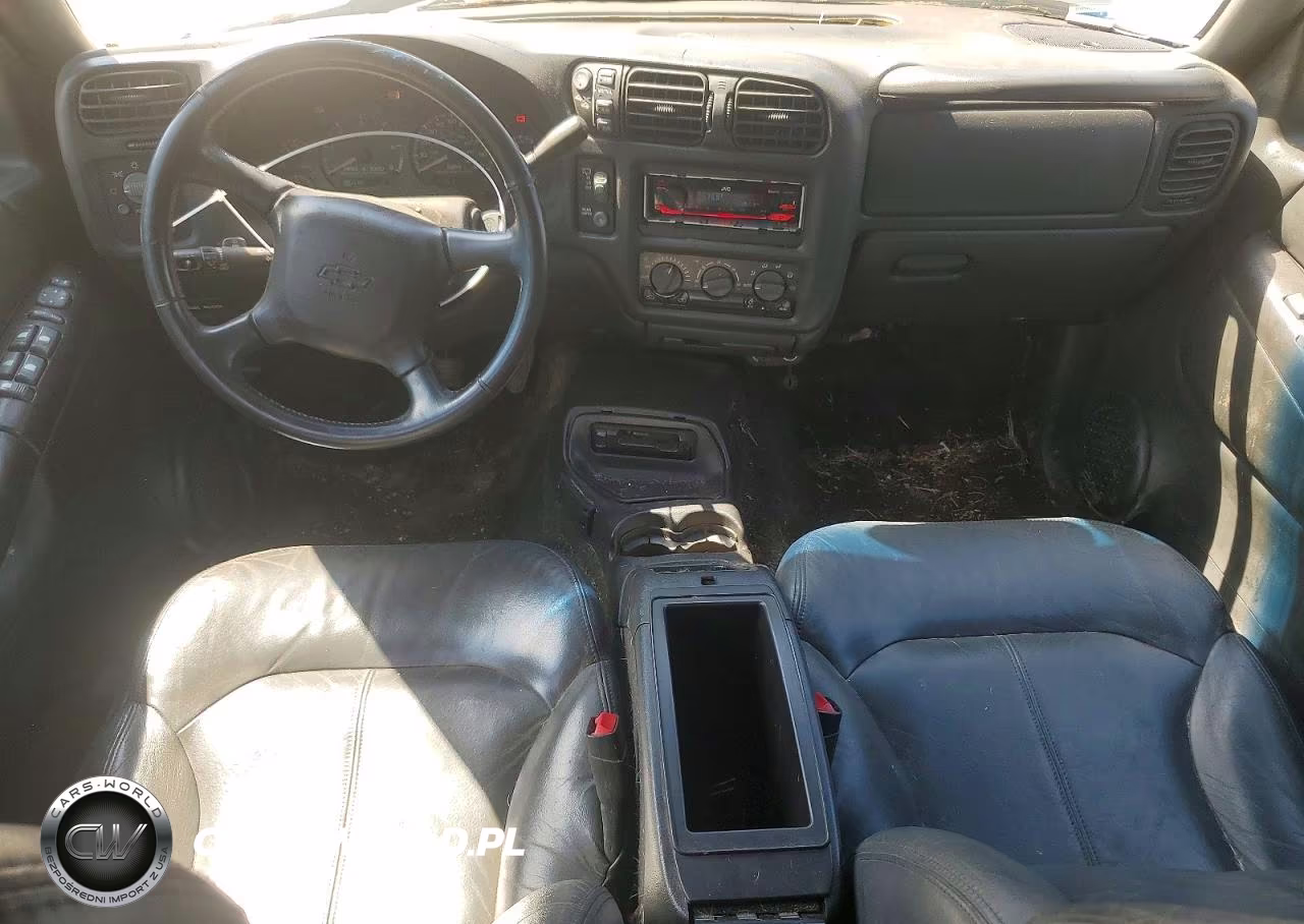 2001 Chevrolet Blazer VIN:1GNDT13W21K238461 - 8