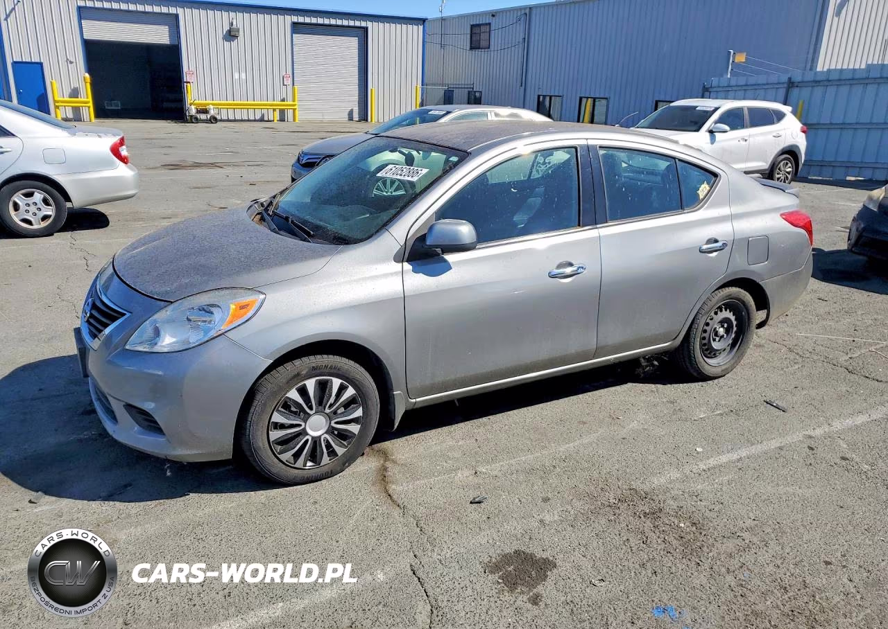 2014 Nissan Versa 1.6 Sv – zdjęcie 1 z 12