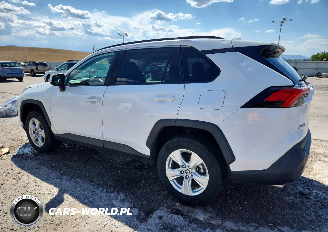 2021 Toyota Rav4 Xle VIN:2T3P1RFV3MC143059 - 2