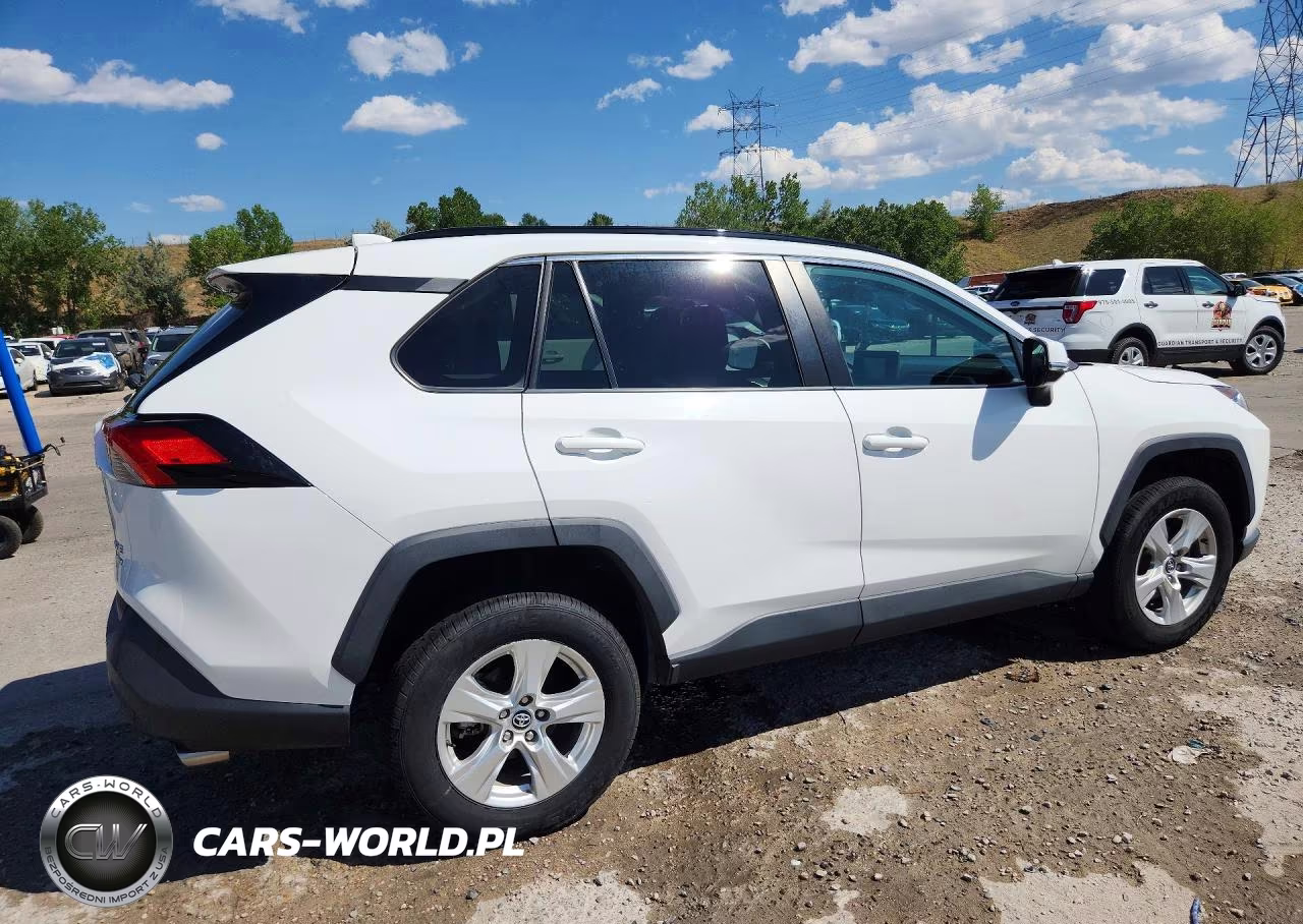 2021 Toyota Rav4 Xle VIN:2T3P1RFV3MC143059 - 3
