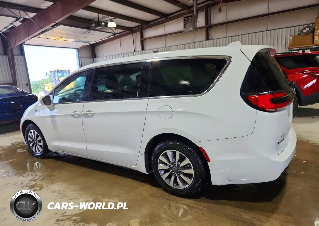 2022 Chrysler Pacifica Hybrid Touring L VIN:2C4RC1L71NR164237 - 2