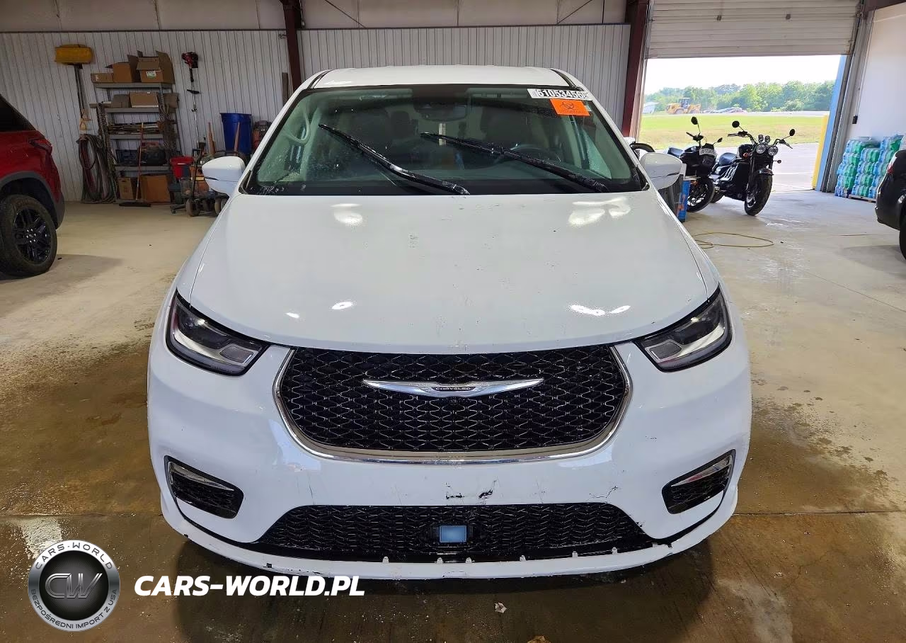 2022 Chrysler Pacifica Hybrid Touring L VIN:2C4RC1L71NR164237 - 5