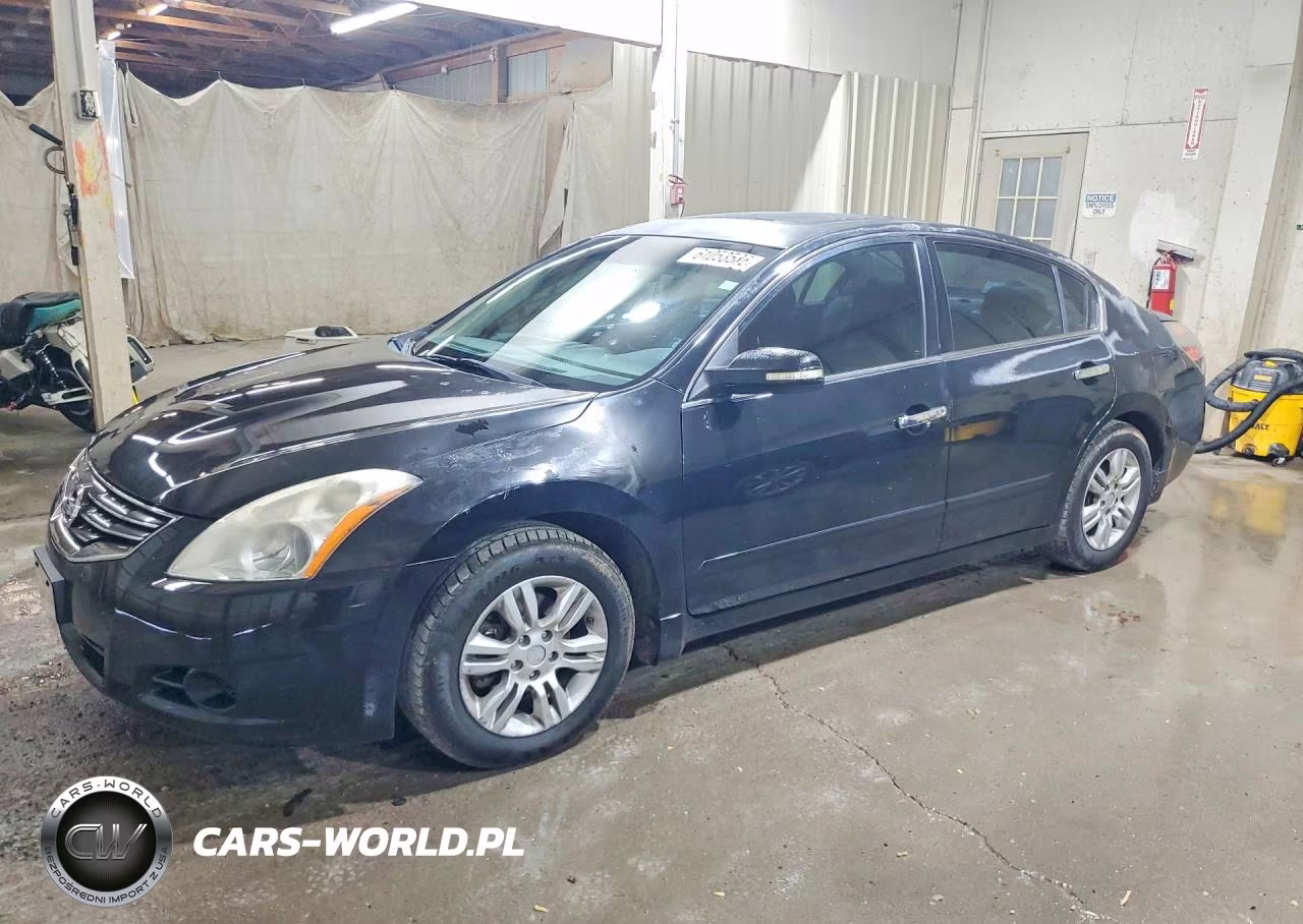 2010 Nissan Altima Base