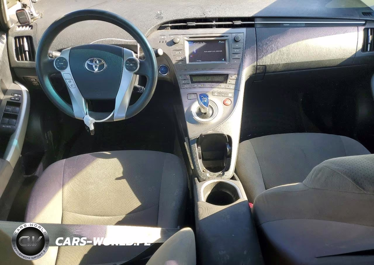 2013 Toyota Prius Two VIN:JTDKN3DU1D0344984 - 8