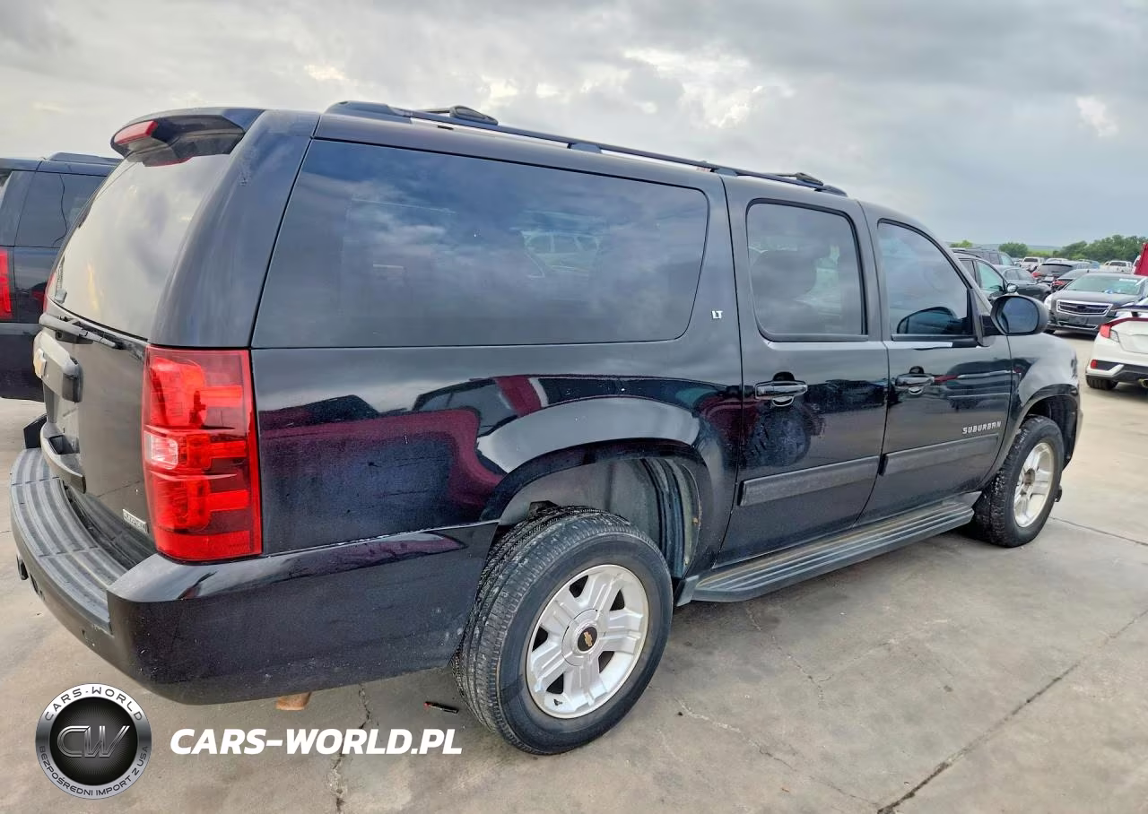 2011 Chevrolet Suburban K1500 Lt VIN:1GNSKJE31BR368642 - 3