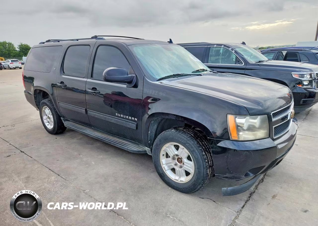 2011 Chevrolet Suburban K1500 Lt VIN:1GNSKJE31BR368642 - 4