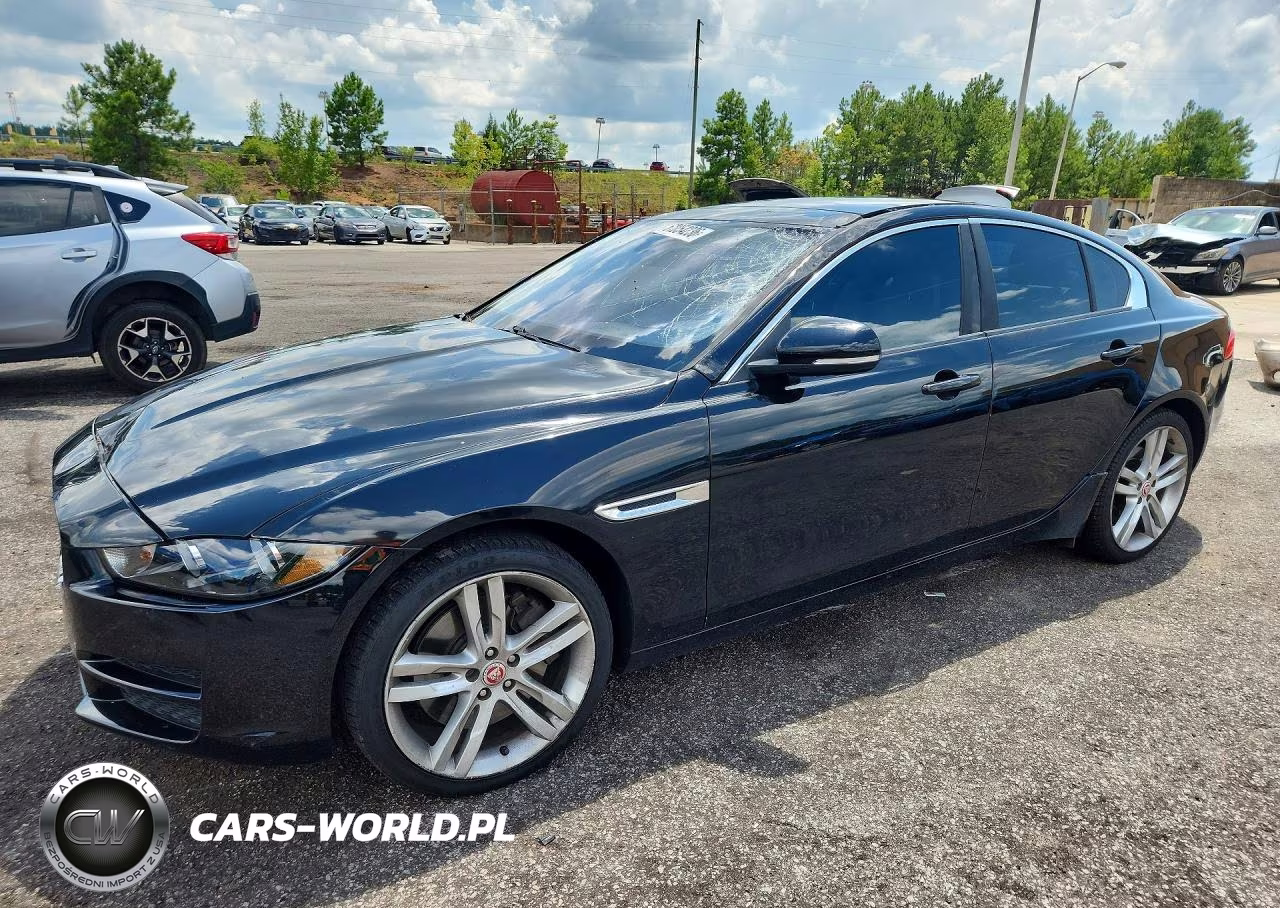 2017 Jaguar Xe Premium – zdjęcie 1 z 13