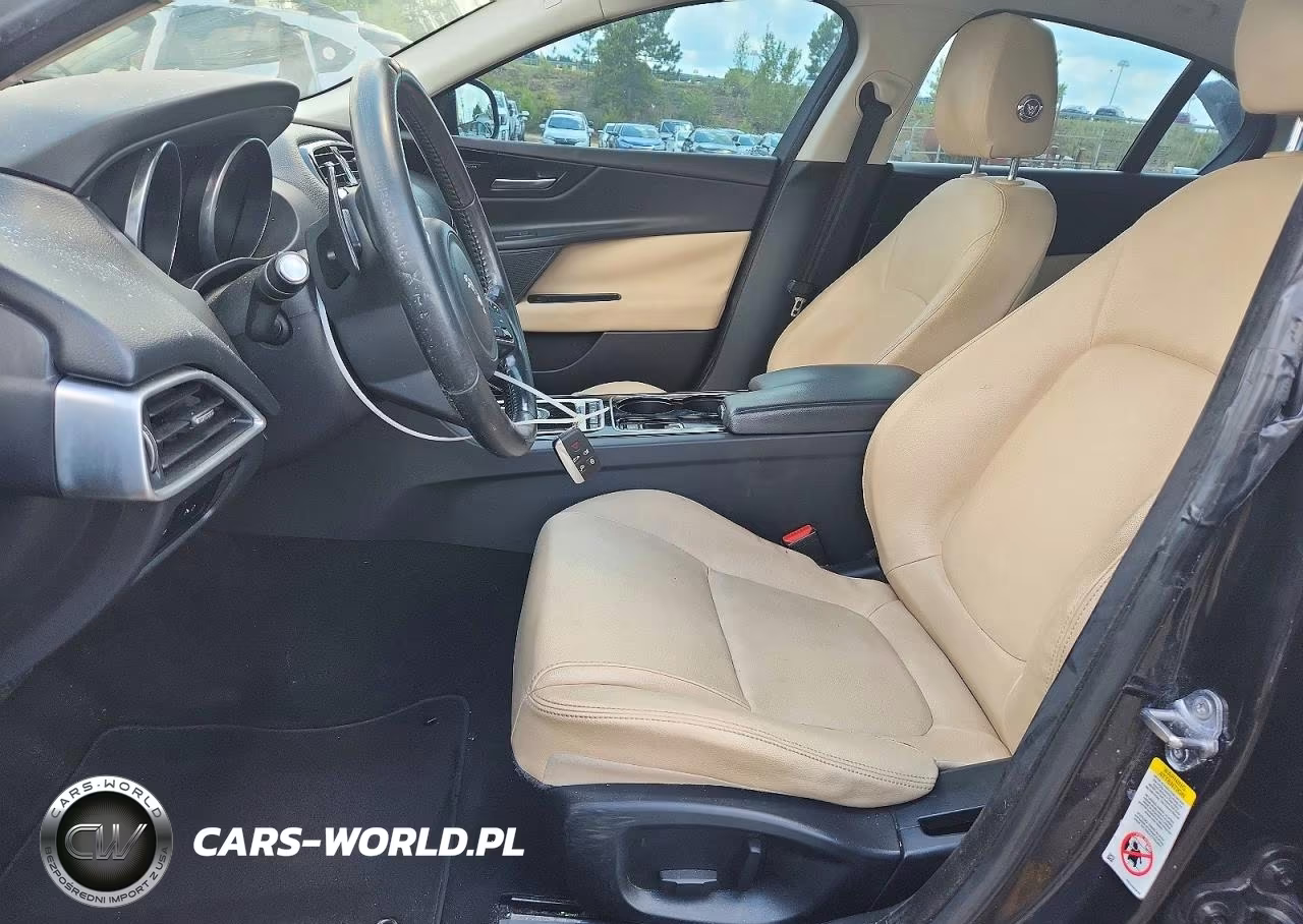 2017 Jaguar Xe Premium VIN:SAJAJ4BV2HCP15620 - 7