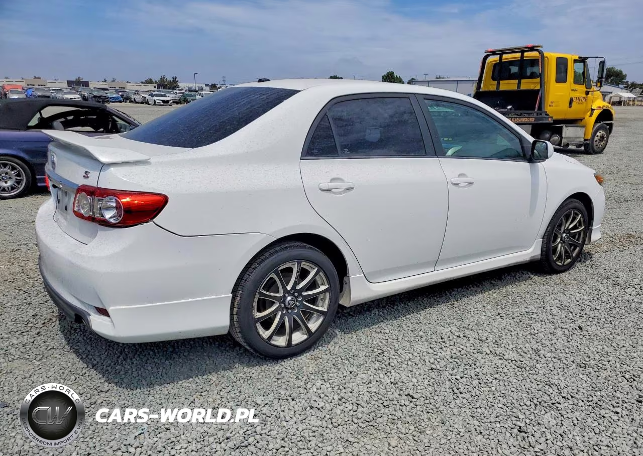 2013 Toyota Corolla S VIN:5YFBU4EE4DP107945 - 3