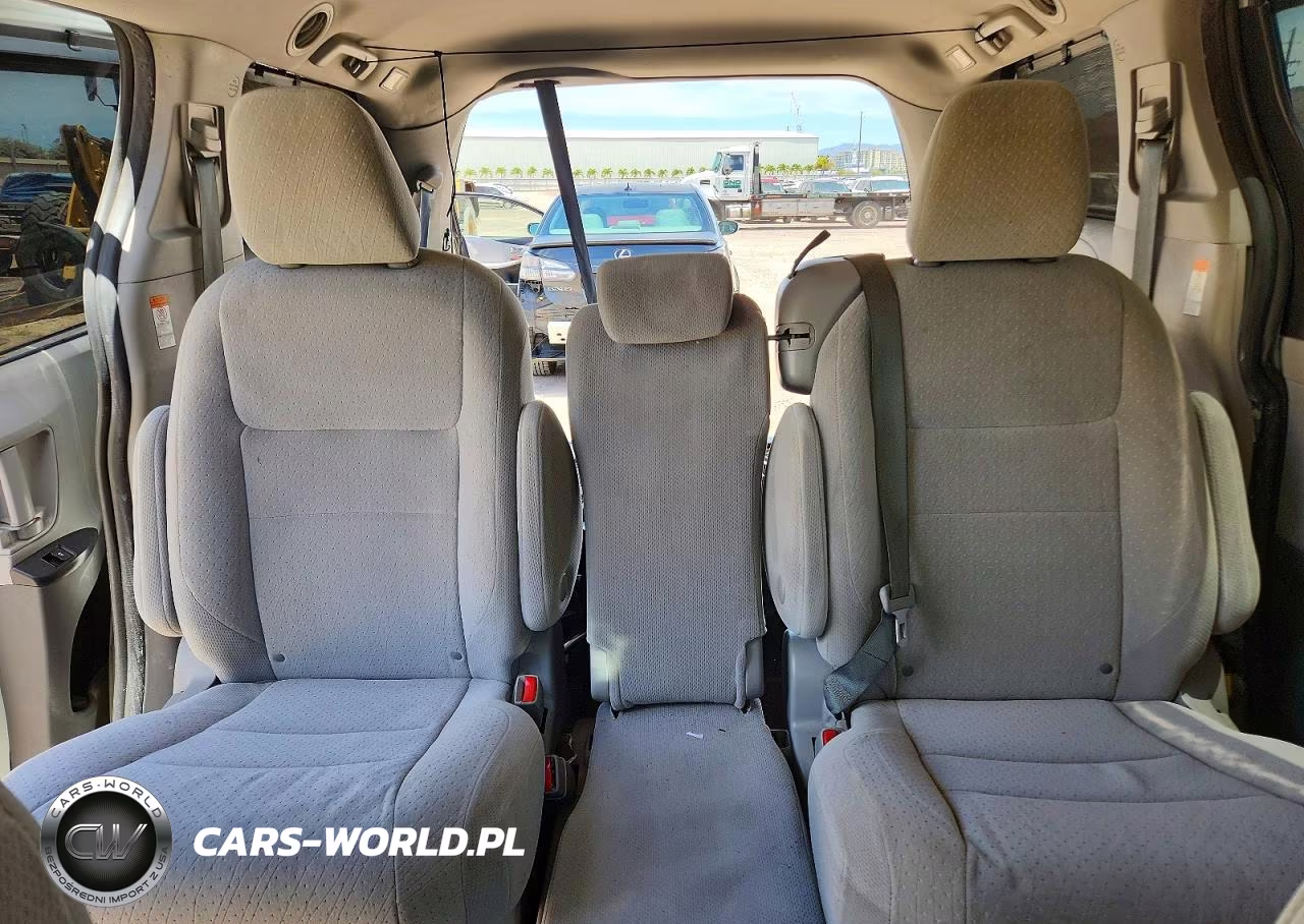 2020 Toyota Sienna Le VIN:5TDKZ3DC8LS051543 - 10